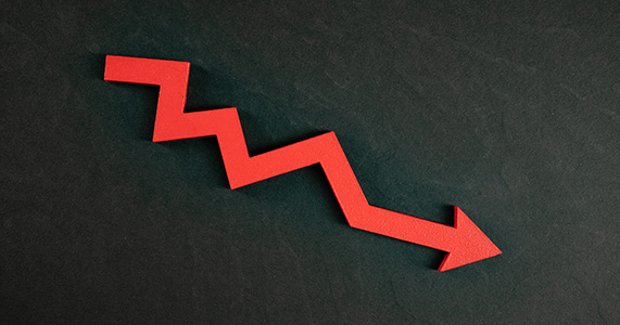 arrow indicating decreasing channel partner program engagement